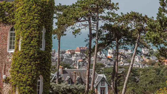 Escapade dans un chateau de style anglo-normand a Etretat