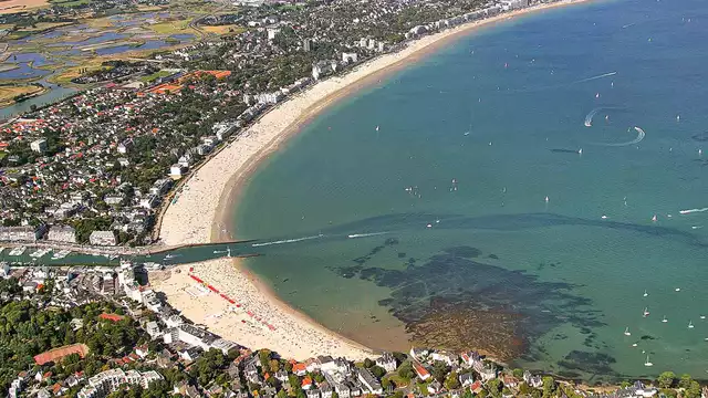 Escapada de lujo frente al mar, con champán, en La Baule