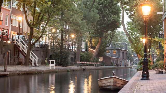 Comfortabele overnachting met balkon nabij Utrecht centrum
