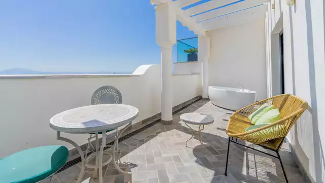 Romantisch uitje in Tarifa met toegang tot de spa, diner en een romantisch detail
