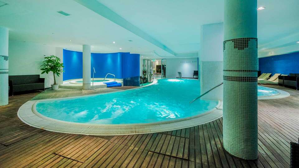 Offerta Black Week in Toscana notte con colazione spa cena e degustazione di vino