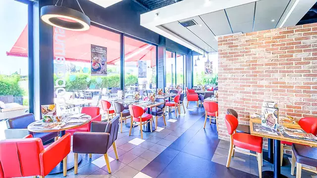 Kyriad Prestige Amiens Hôtel & Spa - Amiens