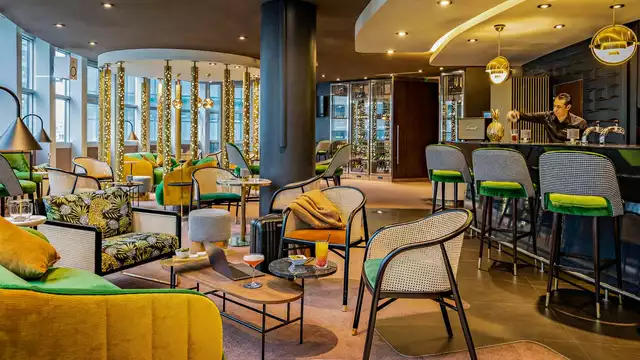 Évadez-vous dans cet hôtel 5* avec spa au cœur de Paris la Défense