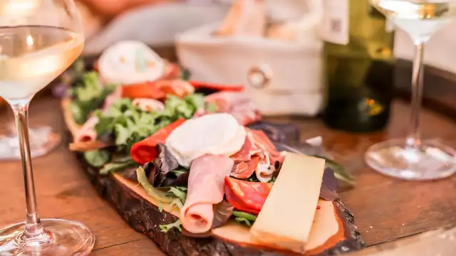 Escapade citadine à Chambery avec planche de charcuterie (2 nuits min)
