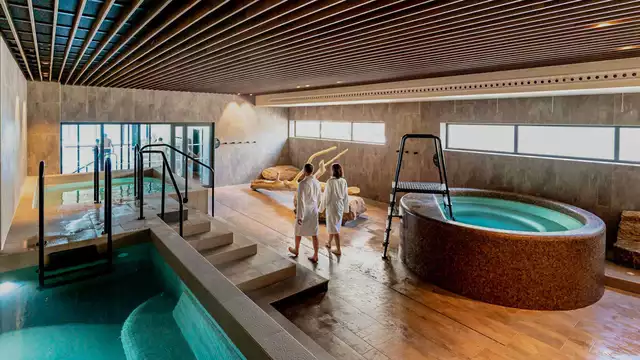 Estancia todo incluido en habitación con vista al mar en Perros-Guirec: talaso, masaje y cena regional