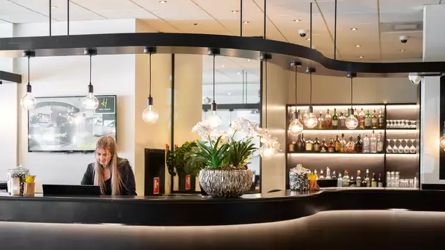 Experiencia de lujo en Alkmaar con cena de sushi y grill incluida