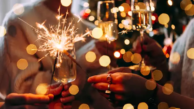 Spécial Réveillon du Nouvel An : dîner buffet de gala, cotillons, bar ouvert et discothèque