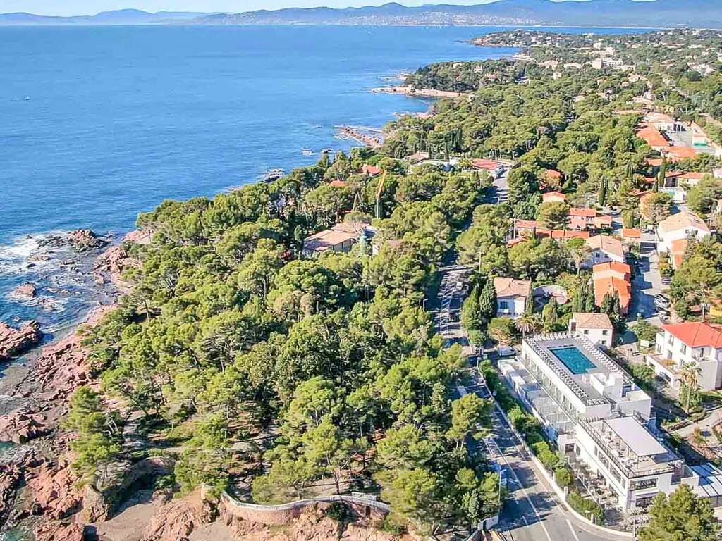 Cap Sur La Côte D'azur : Séjour Tout Compris Avec Piscine Près De Saint-raphaël - 3* (ref 51798)