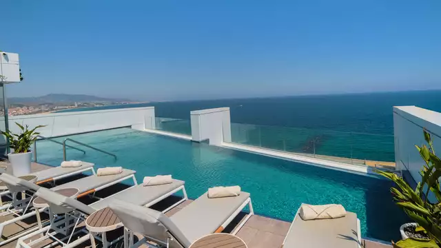 Fuga wellness con vista sul lungomare vicino a Barcellona