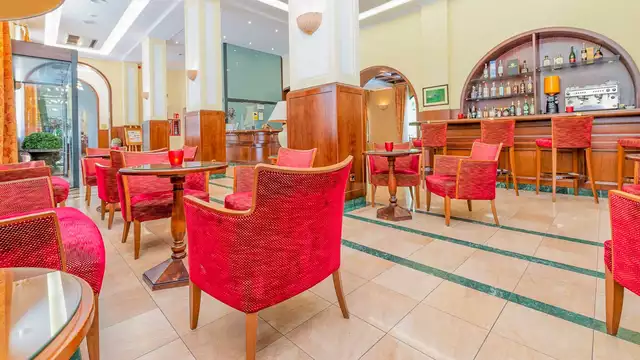Spa et chambre de luxe dans un hôtel de charme à Escaldes