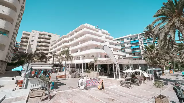 Disfruta de una fantástica escapada en Marbella con desayuno incluido