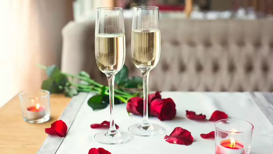 Escapada romantica con cena a la luz de las velas spa y cava