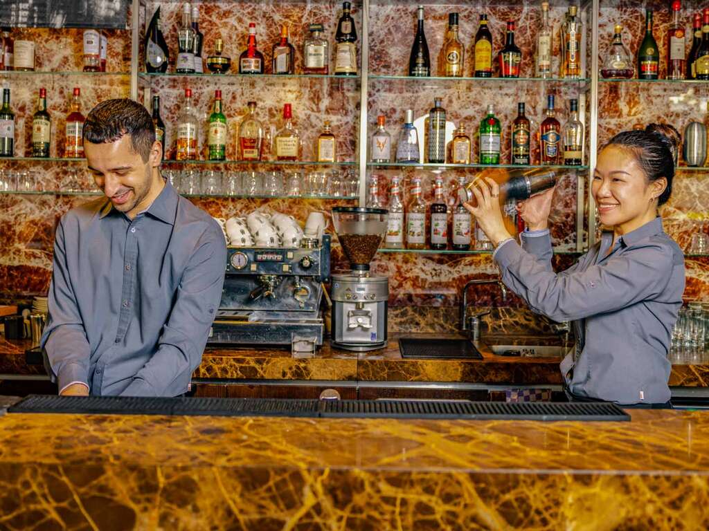 Commencez Bien Votre Escapade À Amsterdam: Boisson, En-cas Et Convivialité! - 4* (ref 19326)