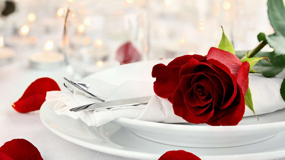Cena a la luz de las velas spa y cava para celebrar San Valentin
