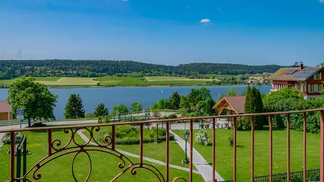 Week-end en bord de lac, à deux pas du Jura et de la frontière Suisse