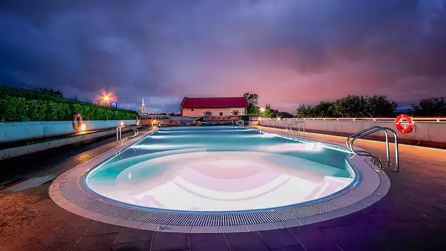 Experiencia Glamping entre mar y montaña, en San Sebastián
