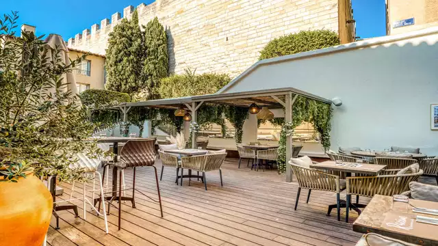 Séjour 4 étoiles en plein centre d'Avignon avec visite guidée d'un domaine de Châteauneuf-du-Pâpe