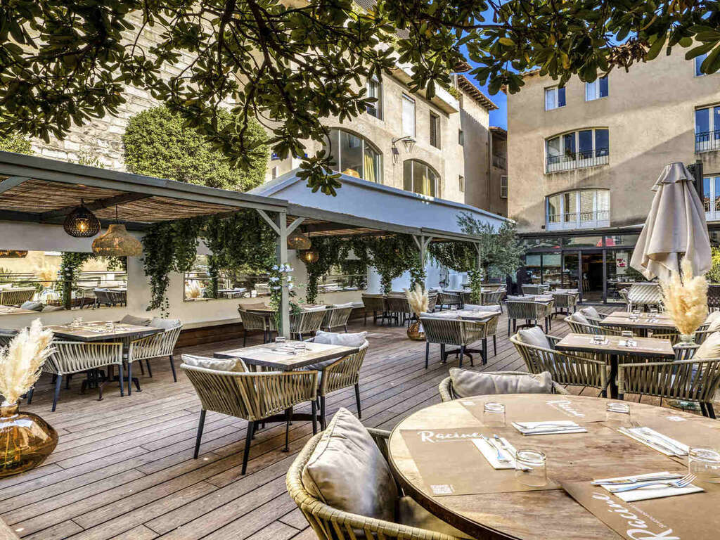 Séjour En Famille Avec Dîner Au Coeur Du Centre Historique D'avignon - 4* (ref 17906)