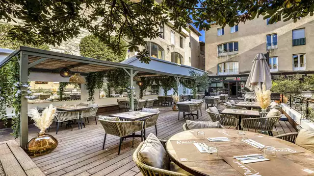 Séjour en famille avec dîner au coeur du centre historique d'Avignon