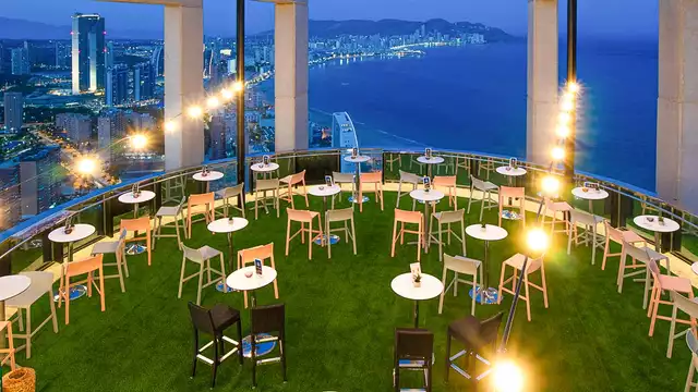 Séjour dans un gratte-ciel avec vue sur la mer, dîner et Spa à Benidorm