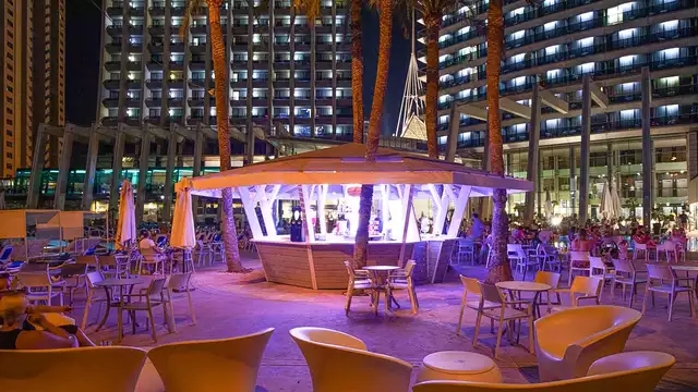 Séjour dans un gratte-ciel avec vue sur la mer, dîner et Spa à Benidorm