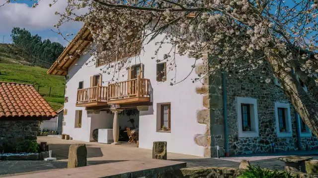 Ontspan in dit boetiekhotel met ontbijt, een welkomstdrankje en uitzicht op de bergen