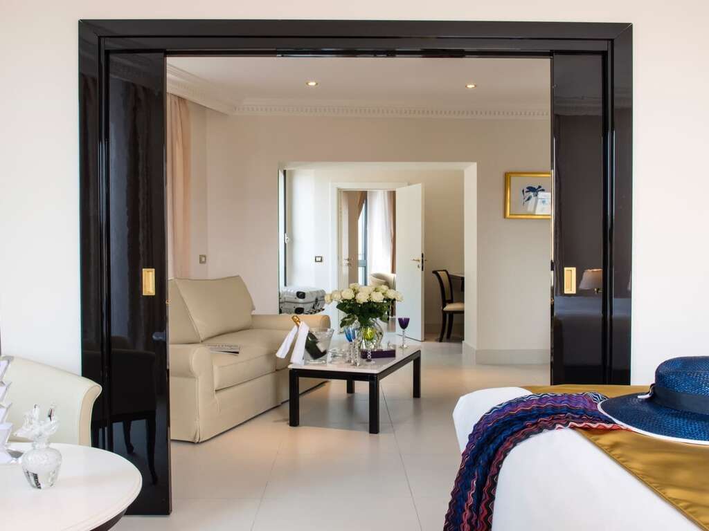 Séjour avec dîner dans une suite de luxe à Nice avec vue partielle sur mer - 4* - 17