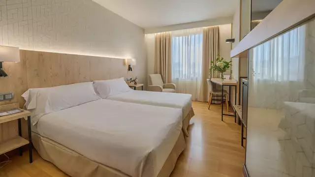 Escapada a Pamplona en media pensión con copa de vino de bienvenida