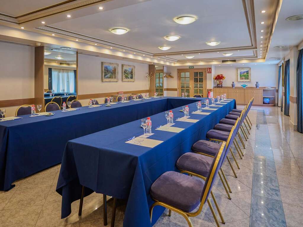 Hotel Albret - Découvrez Pampelune dans cet hôtel 4* avec petit-déjeuner et une coupe de vin de bienvenue - 4* - image 23