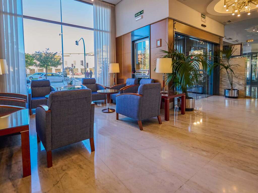 Hotel Albret - Découvrez Pampelune dans cet hôtel 4* avec petit-déjeuner et une coupe de vin de bienvenue - 4* - image 8