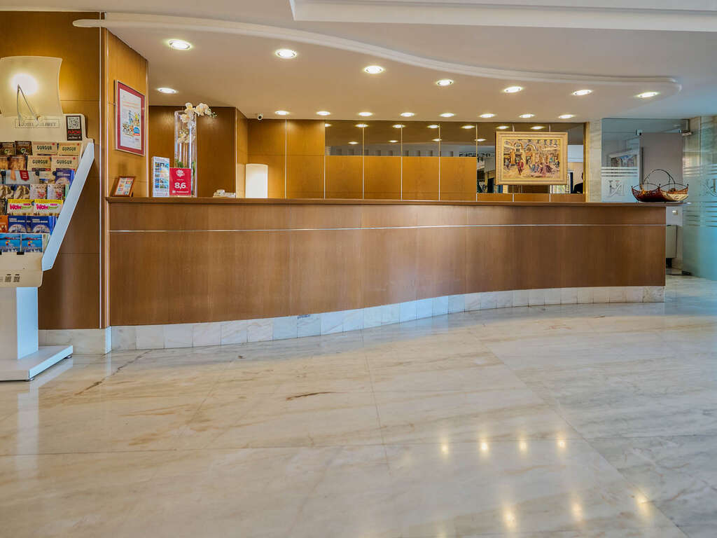 Hotel Albret - Découvrez Pampelune dans cet hôtel 4* avec petit-déjeuner et une coupe de vin de bienvenue - 4* - image 11