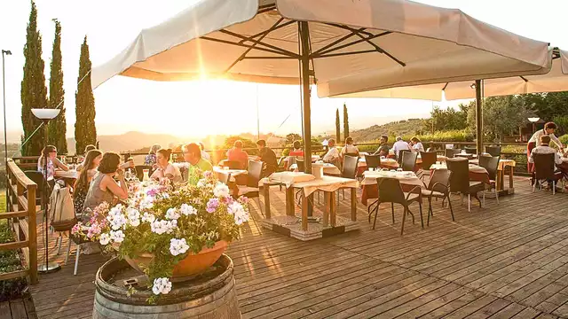 Vacanza alle Terme di Saturnia con cena alla carta per due persone
