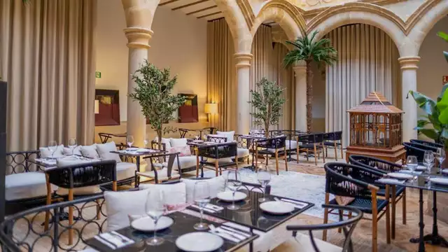 Gastronomische ervaring: hotel en bezoek aan een oliemolen met proeverij van oliën