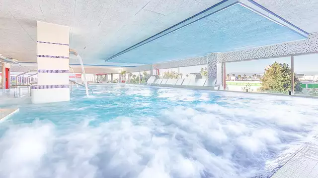 Uitstapje met spa en buffetdiner in een 4* hotel in Barcelona