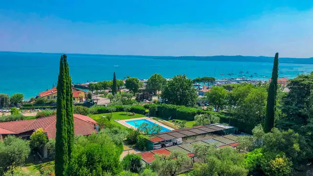 Offre romantique sur le lac de Garde avec massage, dîner et dégustation de vins