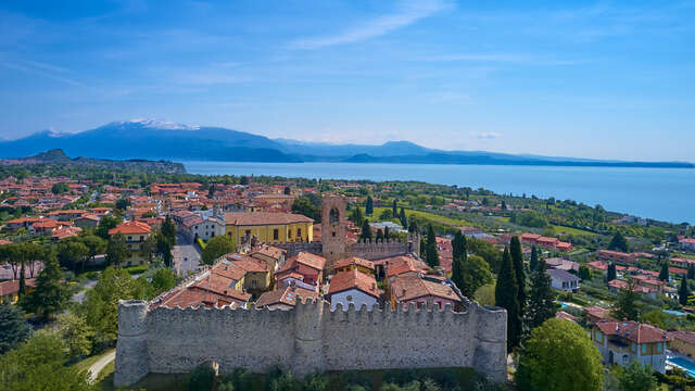 Descubre el lago de Garda con cata de vinos y aceites y descuento en tratamientos.