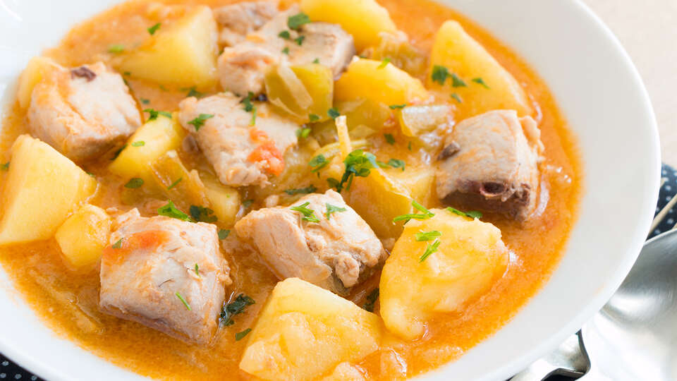 Diner romantique dans le fulgurant paysage de Grenade