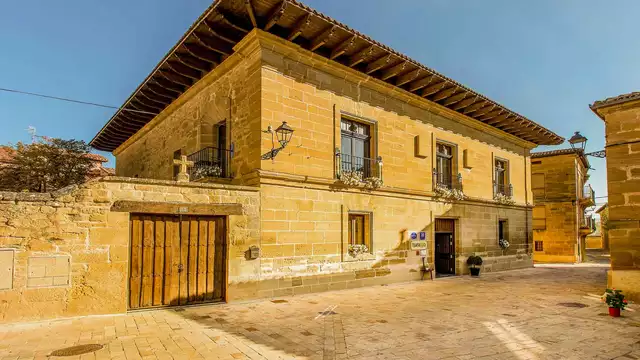 Évasion à La Rioja dans un somptueux palais avec petit-déjeuner inclus