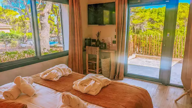 Disfruta de una estancia de ensueño en un entorno paradisíaco frente a Porquerolles