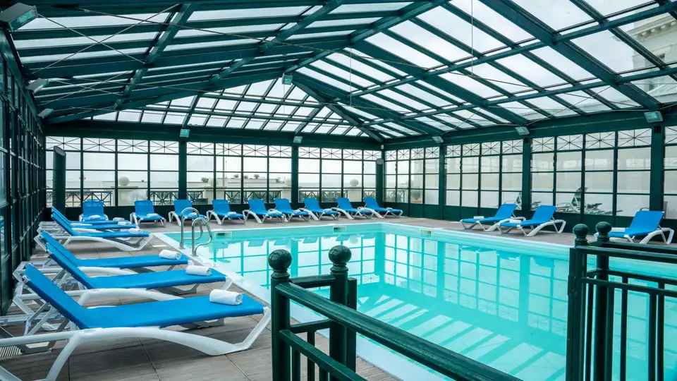 Detente face a la mer a Trouville en Normandie acces piscine chauffee