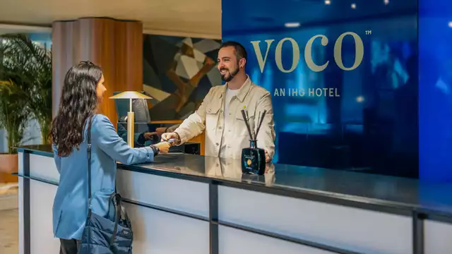 Escapada romántica en Madrid en un bonito hotel 4* al lado del Retiro