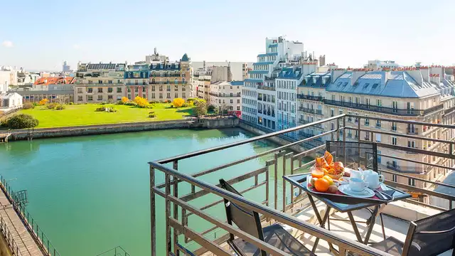 Estancia con baños turcos y cena en los embarcaderos del Sena en París