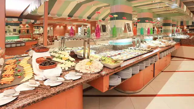 Vacaciones en la playa de Calella con desayuno incluido