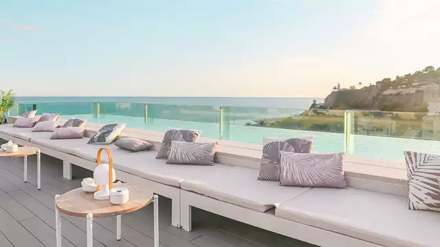 Mezza pensione in un hotel 5 stelle con vista sulla piscina, vicino alla spiaggia di Calella
