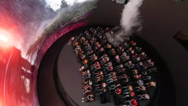 Scopri Futuroscope: accesso al parco incluso e alloggio a 2 minuti in auto.