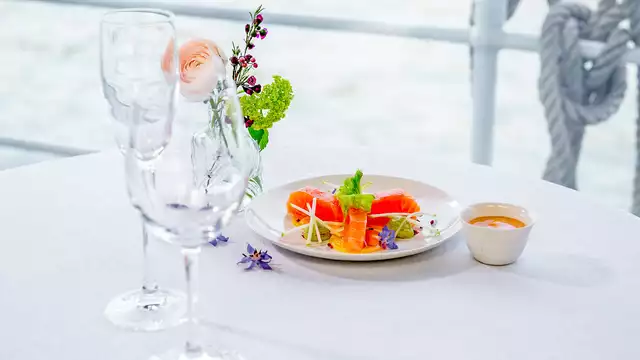 Soggiorno nell’8° arrondissement di Parigi con cena sulle rive della Senna