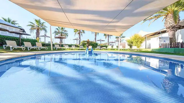 Fantastische vakantie met halfpension voor twee personen in Islantilla