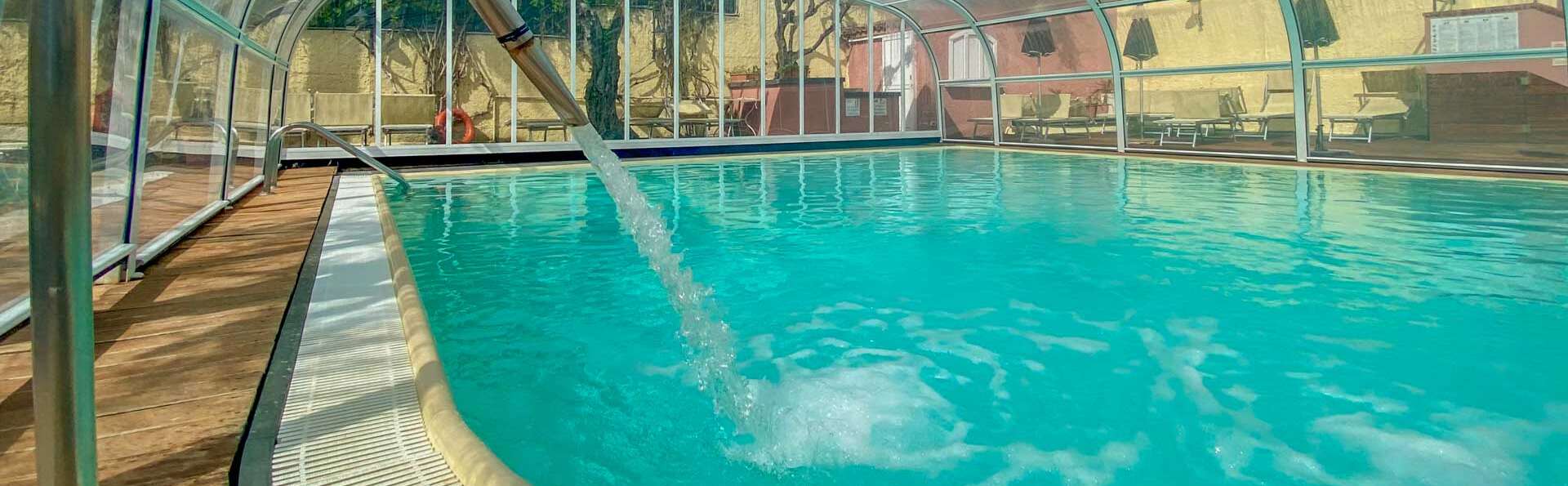 Séjour romantique en Ligurie avec spa privé et bouteille en chambre