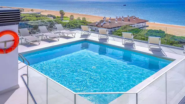 Geniet van Malgrat de Mar in halfpension in een 4* hotel met zwembad