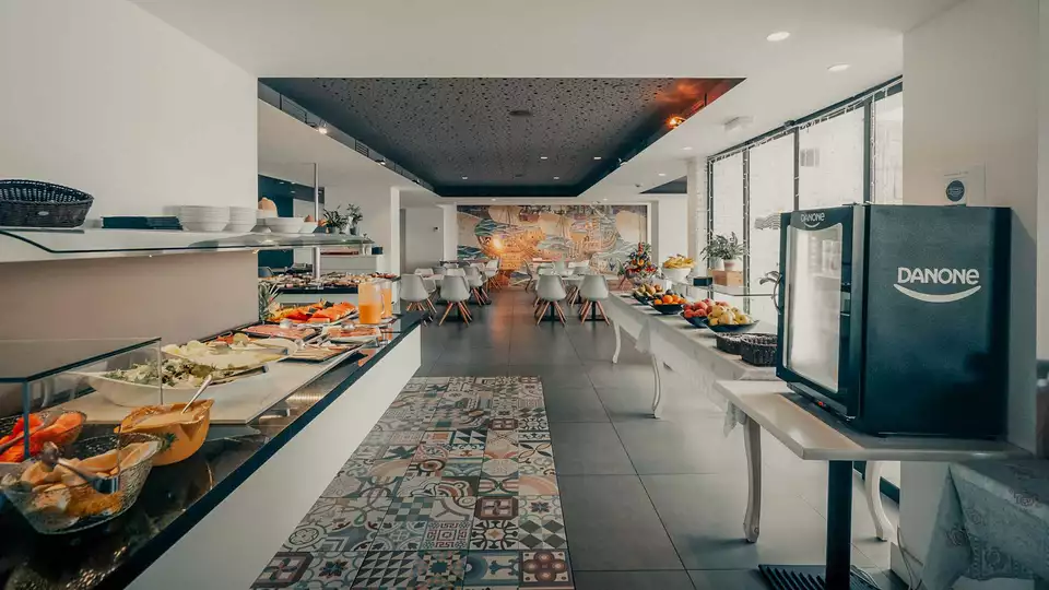 Escapada junto al mar con cena incluida para dos y habitacion con terraza